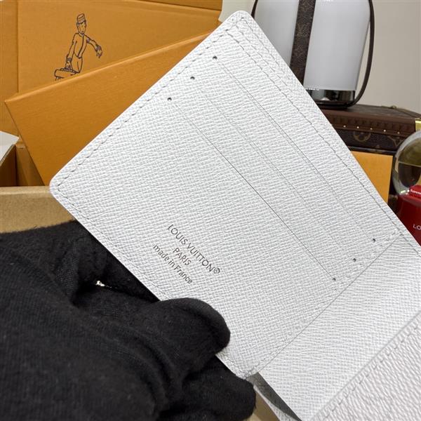 2026122105442246 270